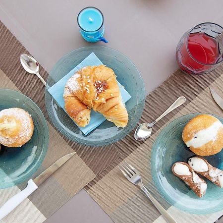 マカリ Terra Del Sole Bed & Breakfast エクステリア 写真