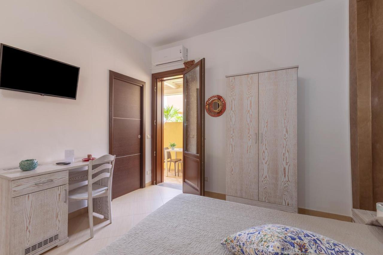 マカリ Terra Del Sole Bed & Breakfast エクステリア 写真
