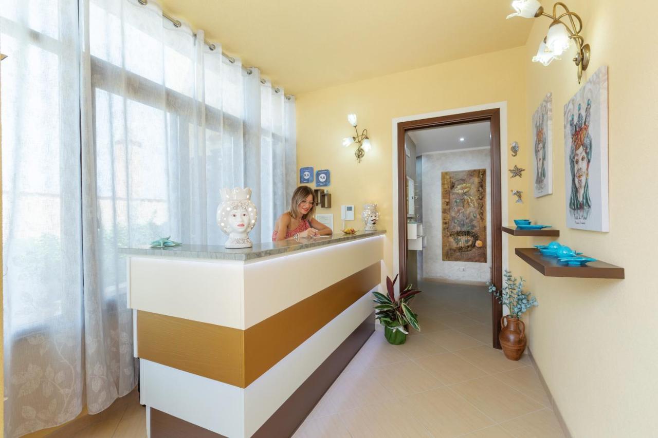 マカリ Terra Del Sole Bed & Breakfast エクステリア 写真