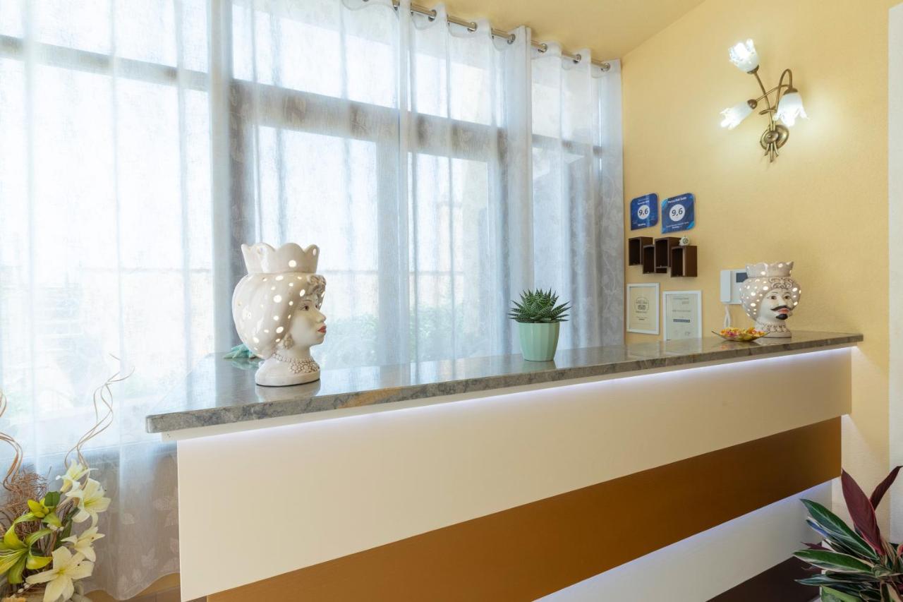 マカリ Terra Del Sole Bed & Breakfast エクステリア 写真